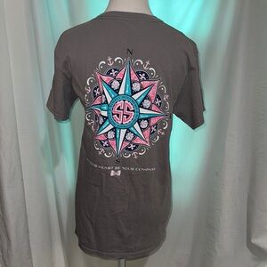 Simply Southern Gray and Pink Short Sleeve Tee with Compass Design size small